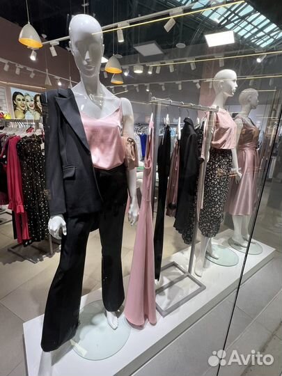 Продавец консультант в магазин женской одежды