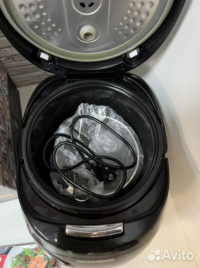 Мультиварка Redmond