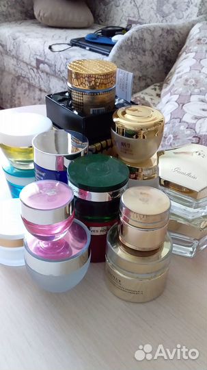 Стеклянные баночки и бутылочки