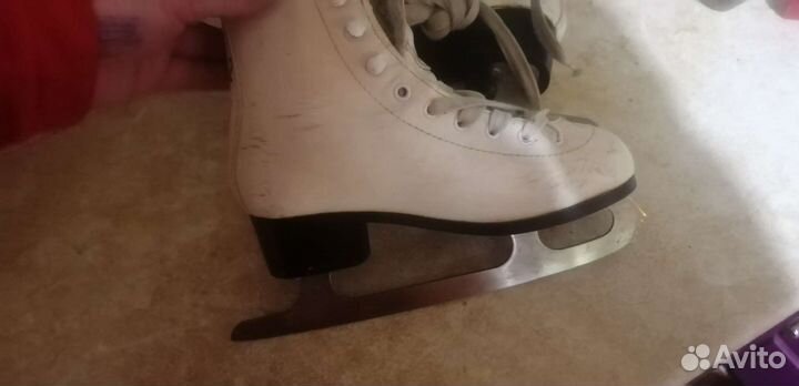 Коньки фигурные 35 размер