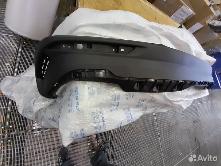Юбка заднего бампера Geely Coolray