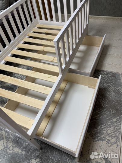 Продам кровать домик