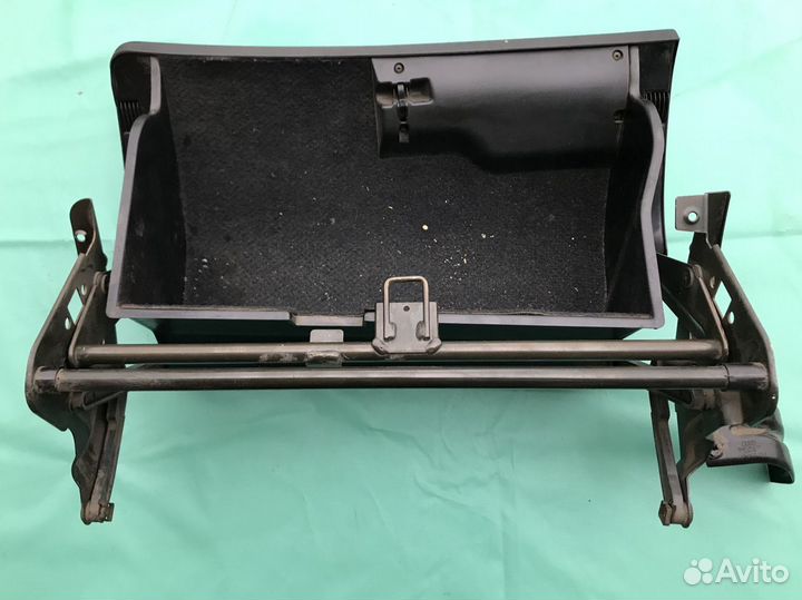 Бардачок в торпедо Audi 100 (C4), A6 (C4)