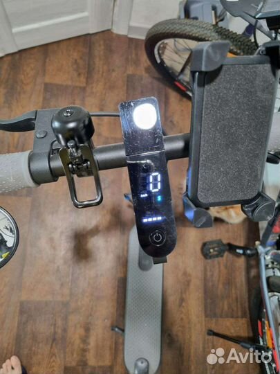 Электрический самокат Xiaomi Mi Electric Scooter