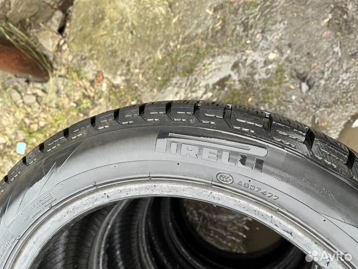 Pirelli Ice Asimmetrico 215/50 R17