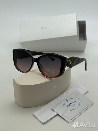 Солнцезащитные очки женские prada