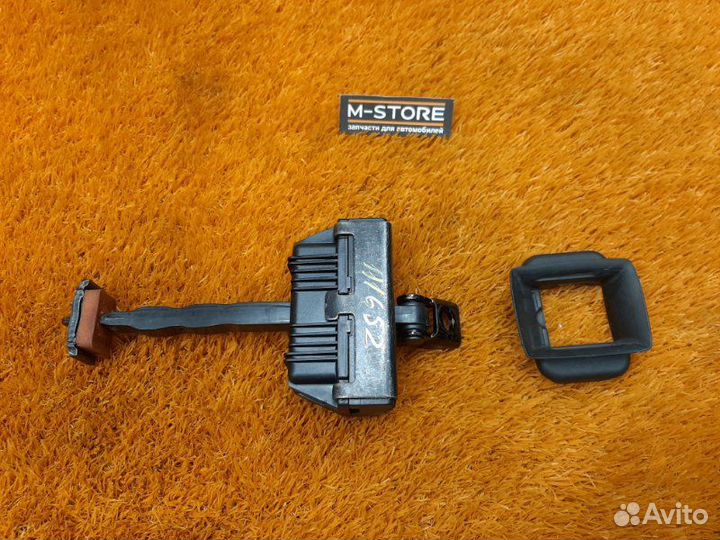 Ограничитель двери передний левый Bmw 5-Series E60