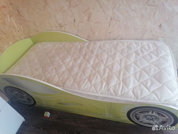 Кровать машина