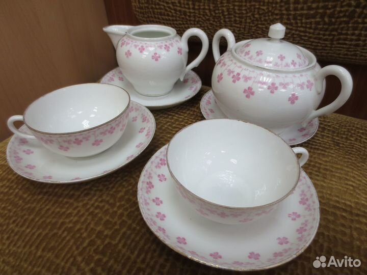 Фарфоровый сервиз М.С. Кузнецова