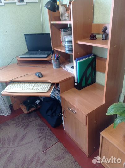 Компьютерный стол