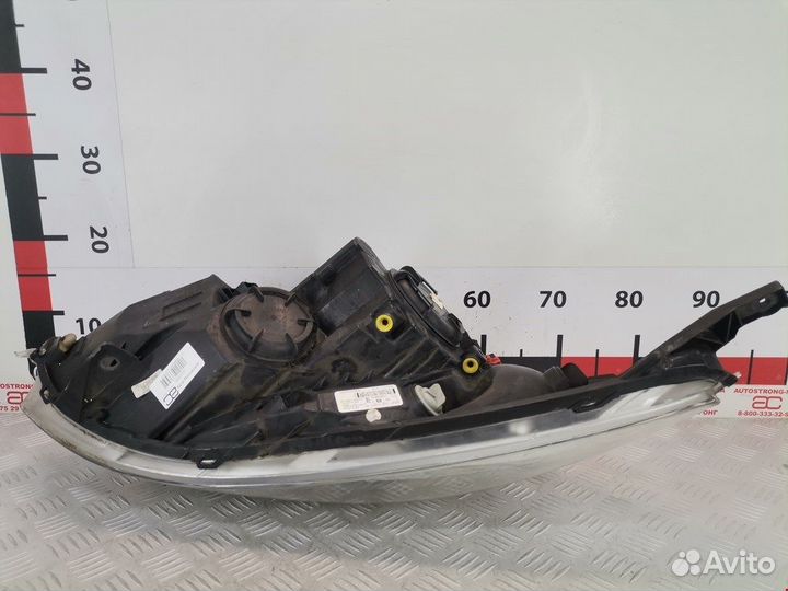 Фара передняя для Opel Meriva B 13253631