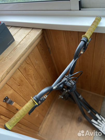 Трюковой самокат mongoose