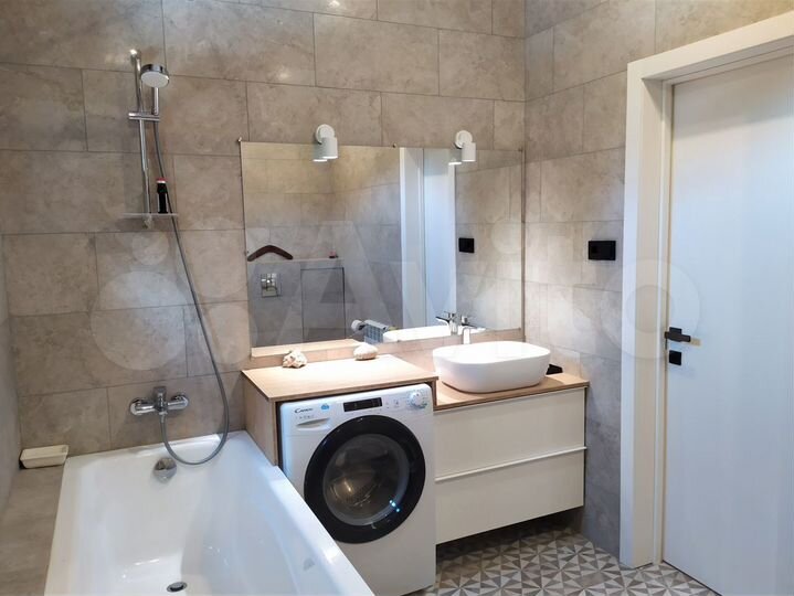 2-к. квартира, 75 м², 3/3 эт.