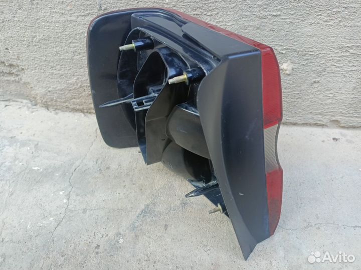 Задний фонарь правый внешний Volvo S70