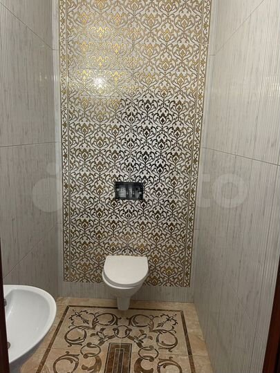 3-к. квартира, 130 м², 1/9 эт.