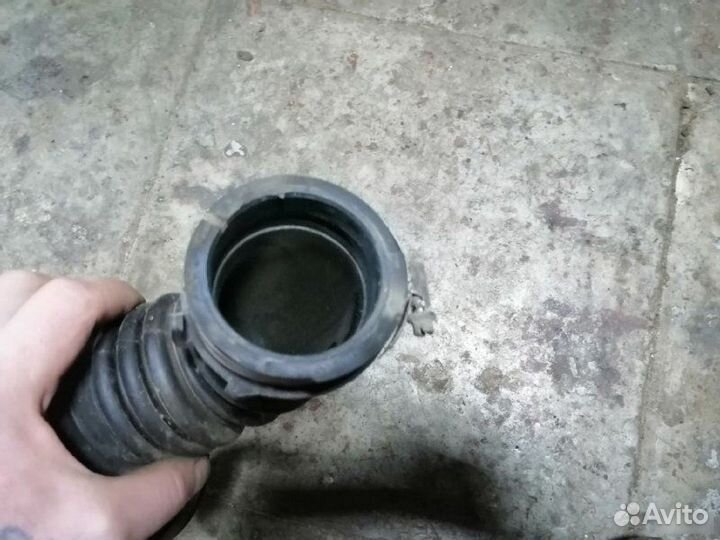 Патрубок воздушного фильтра Toyota Corolla E120