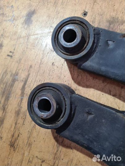 Рычаг поперечный Renault Koleos 2010