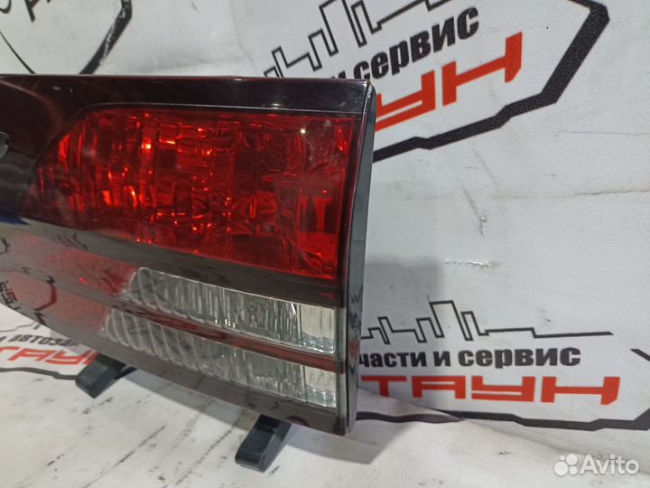 Фальшпанель toyota estima estima hybrid ACR30W ACR40W AHR10W MCR30W MCR40W 28170 без туманки правая