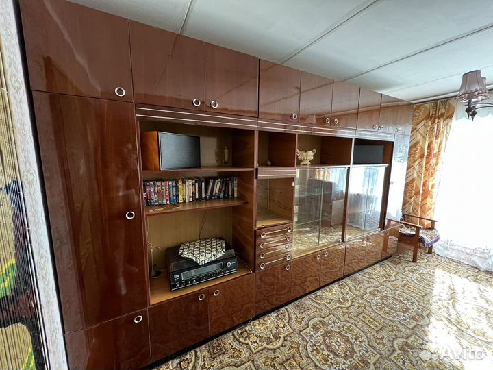 Стенка в гостиную