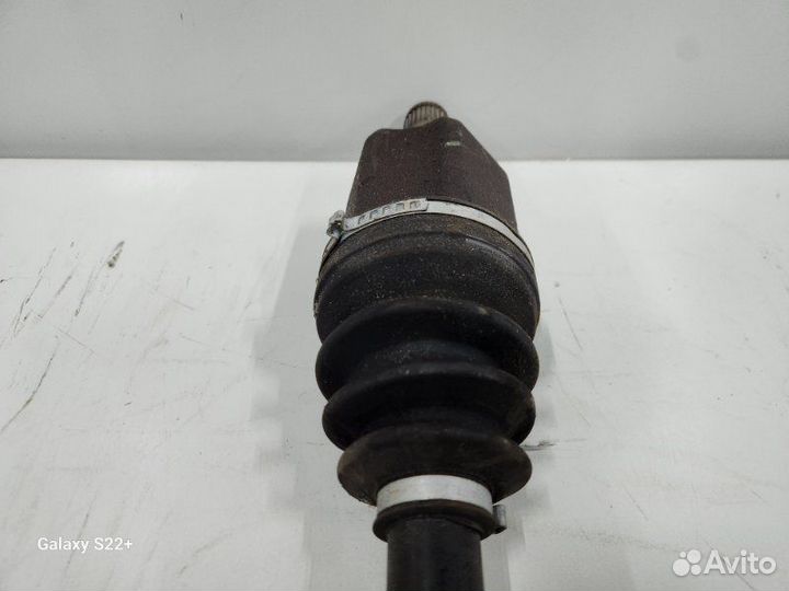 Привод передний левый Volkswagen Passat B6 BVY