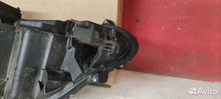 Фара передняя правая Mitsubishi Eclipse Cross