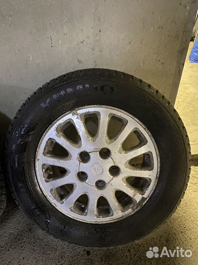 Зимние колеса Kumho r15