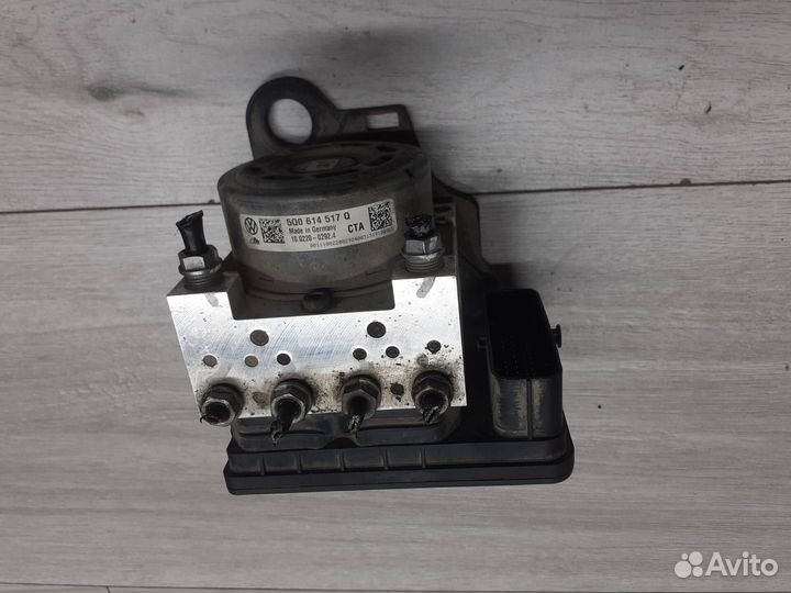 Блок ABS (насос) Skoda Octavia A7