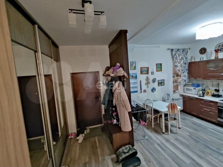 2-к. квартира, 67 м², 1/2 эт.