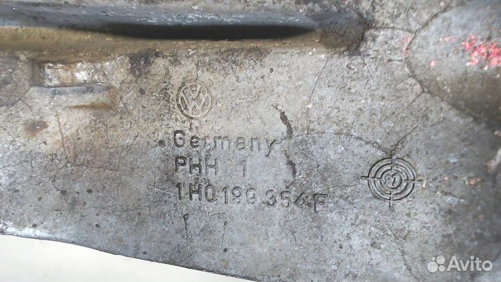 Кронштейн двигателя Volkswagen Golf 3, 1995