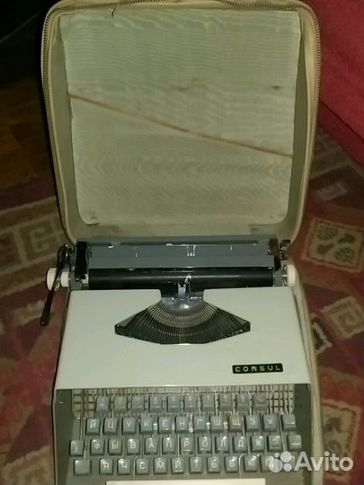 Пишущая машинкаConsul1532