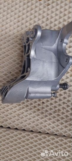 Кронштейн насоса гур 4b11/12