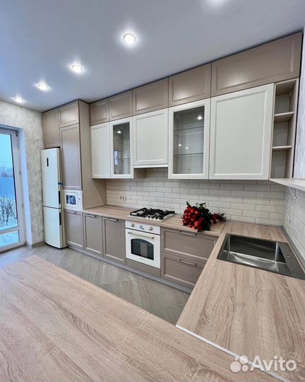 П образная кухня на заказ. Фабрика