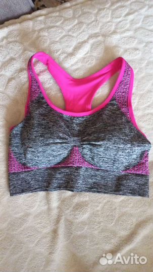 Удобный спортивный топ