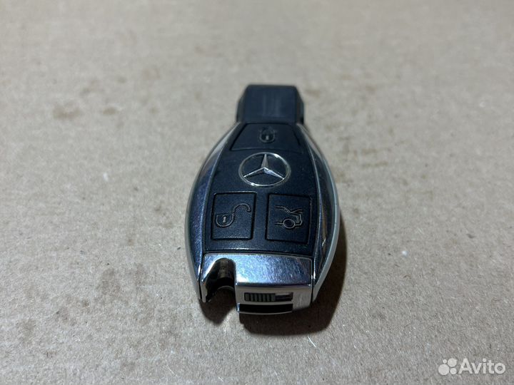 Автомобильный ключ Mercedes