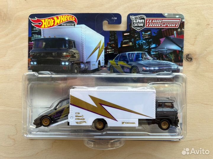 Hot Wheels Premium Car Culture: Team Transport