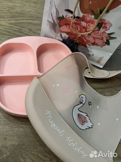 Тарелка детская и нагрудник