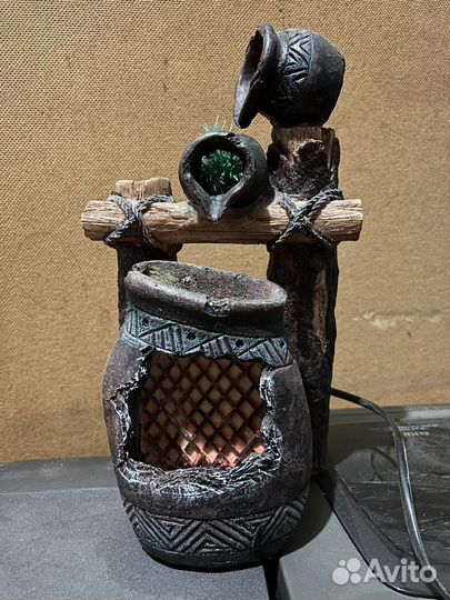 Фонтанчик с водой