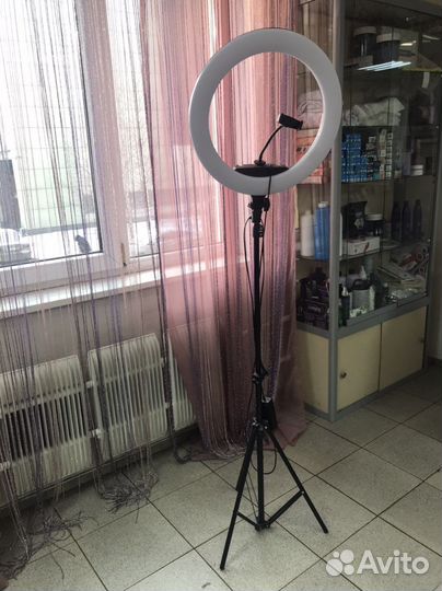 Кольцевая лампа