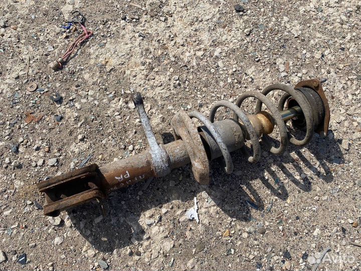 Стойка в сборе передняя правая LADA 2171 универсал