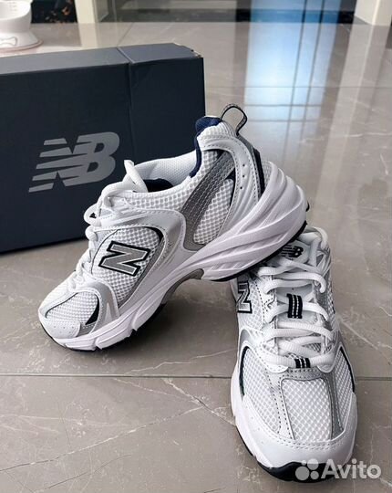 Текстильные кроссовки для теплого сезона