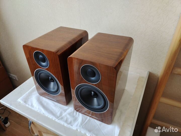 Acoustic Energy AE1 Active Walnut