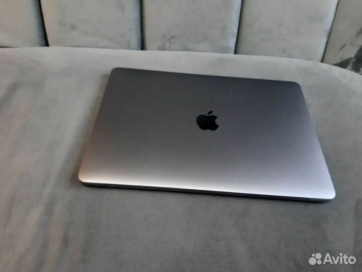 Apple MacBook Pro 13 (Mid 2018) A1989