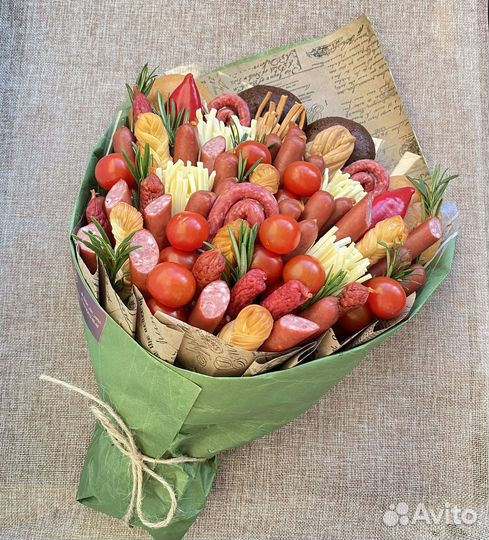 Колбасный букет; съедобный мясной мужской букет