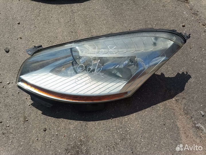 Фары Citroen с4 пикассо