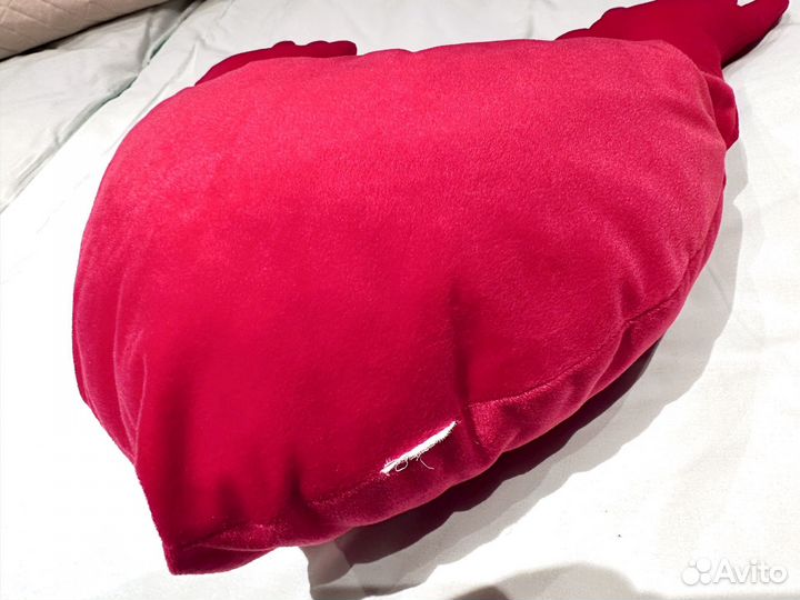 Подушка на диван Сердце с руками