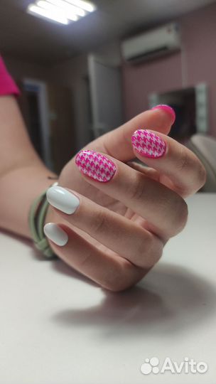 Маникюр с покрытием гель-лаком
