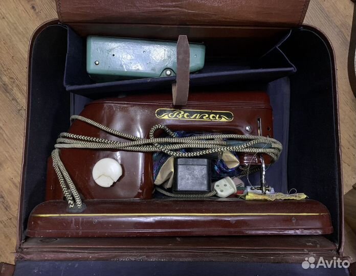 Швейная машинка Волга