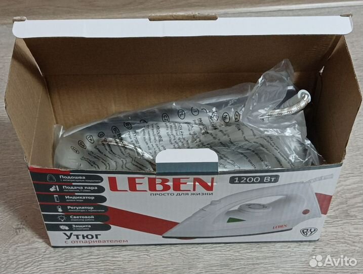 Утюг Leben