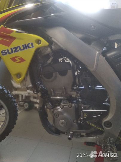 Suzuki rmz-250