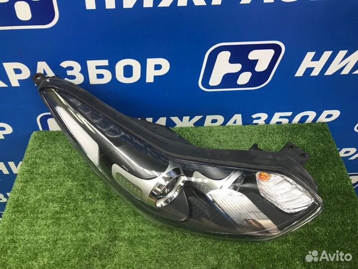 Фара передняя правая Kia Sportage 4